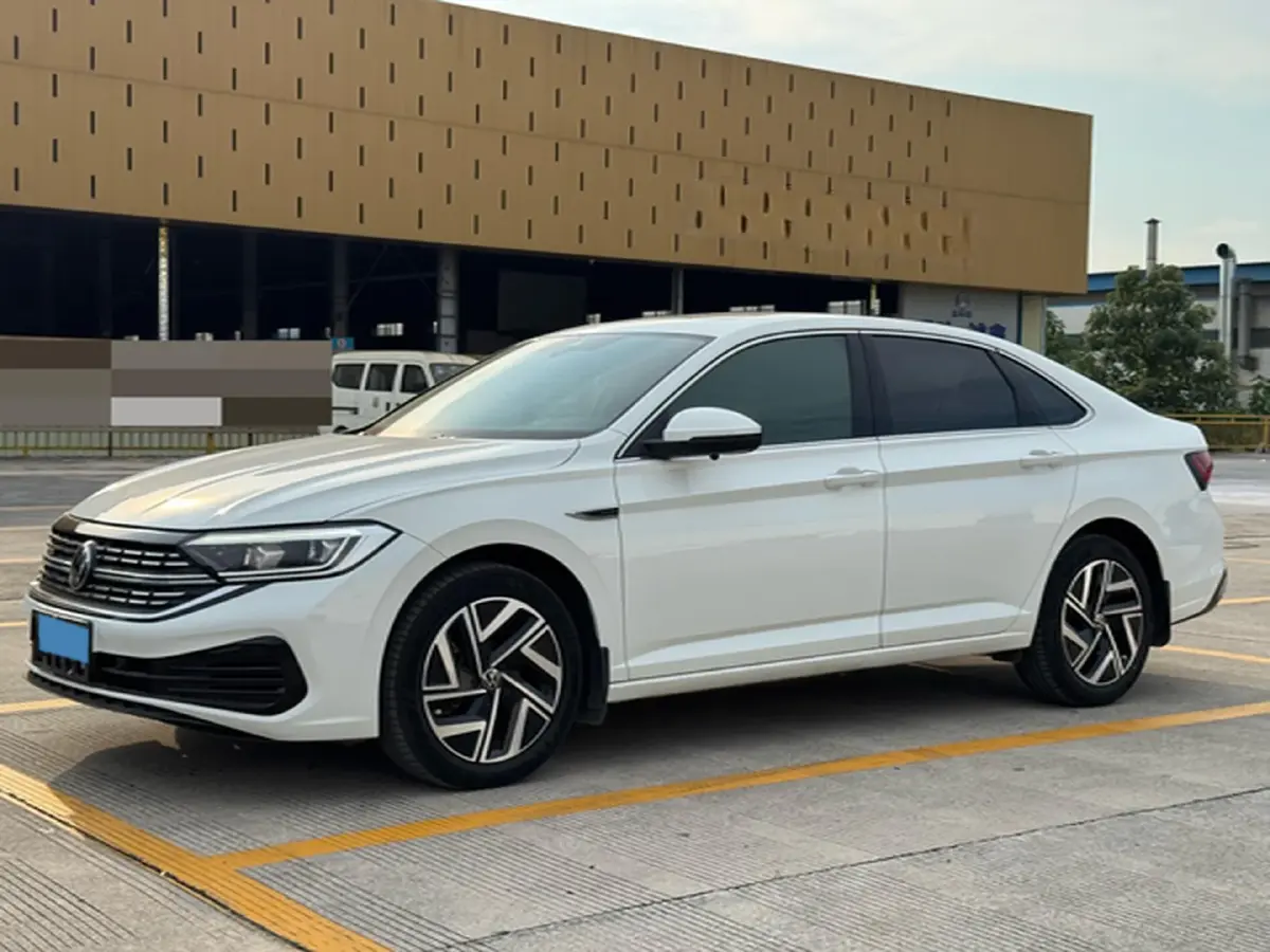 2023 Volkswagen Sagitar 1.5T 160HP L4 7DCT