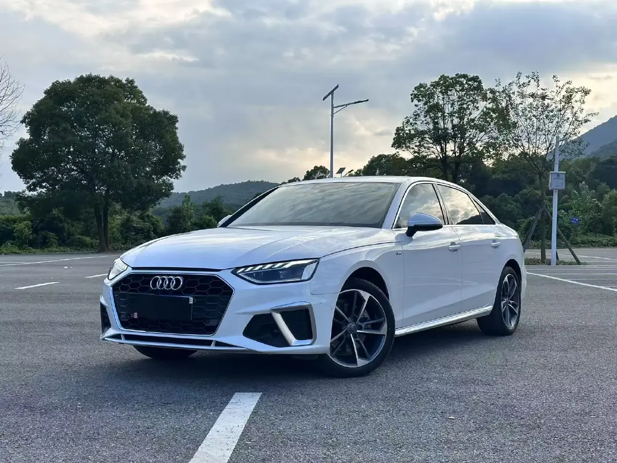 2020 Audi A4L 2.0T 150HP L4 7DCT