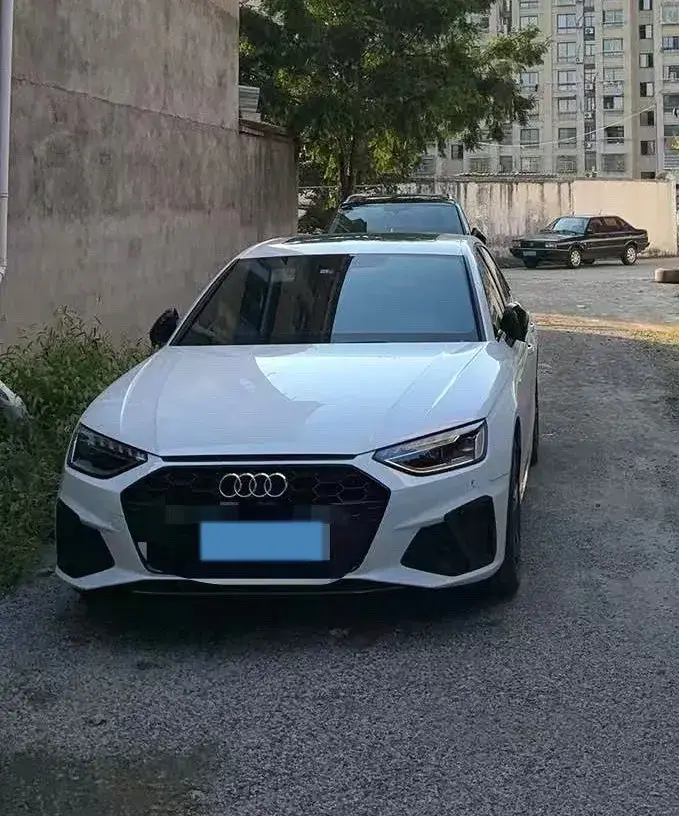 2022 Audi A4L 2.0T 190HP L4 7DCT