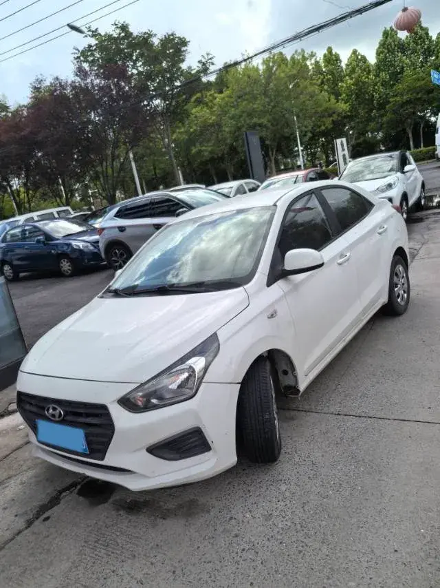 2017 Hyundai Reina 1.4L 95HP L4 5MT