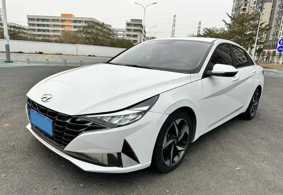 2022 Hyundai Elantra 1.5L 115HP L4 CVT