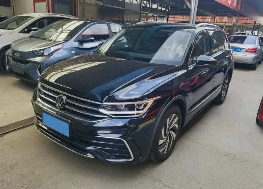2024 Volkswagen Tiguan L 2.0T 186HP L4 7DCT