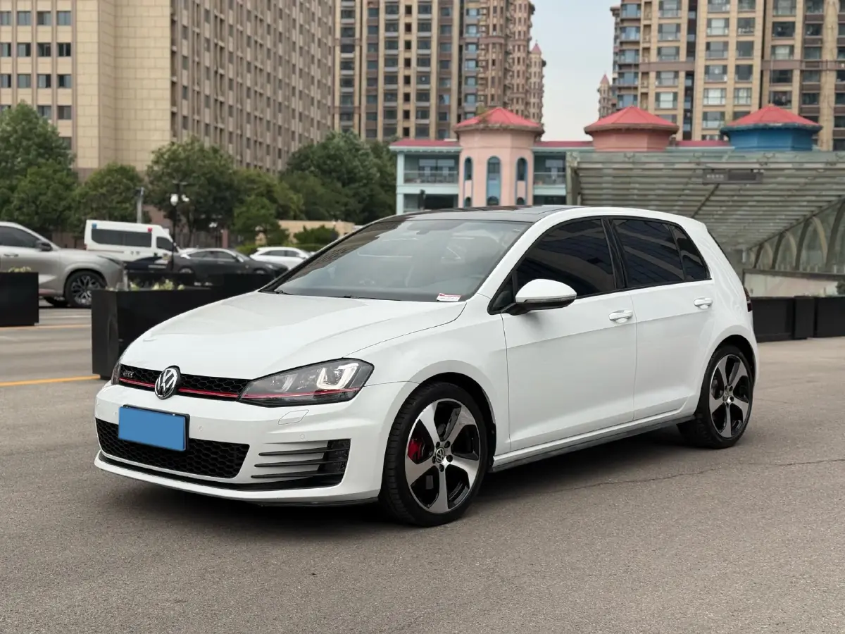 2016 Volkswagen GolfGTI 2.0T 220HP L4 7DCT