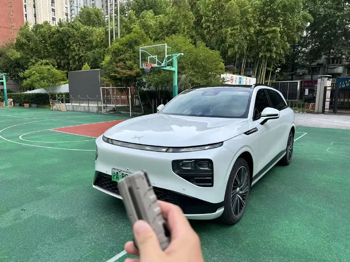 2022 Xpeng G9 BEV 98KWH