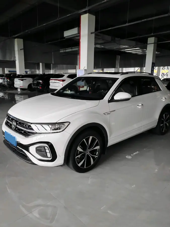 2023 Volkswagen T-Roc 1.5T 160HP L4 7DCT