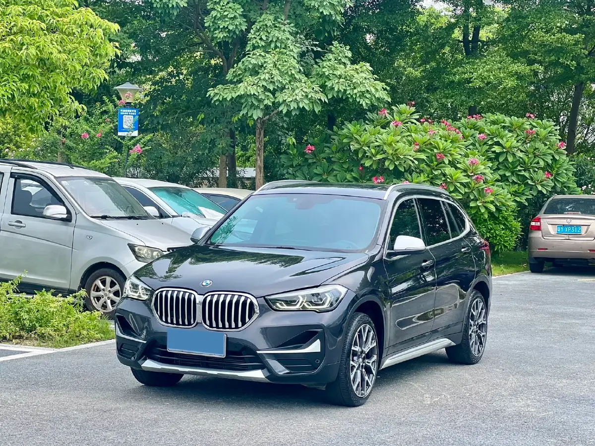 2022 BMW X1 2.0T 192HP L4 8AT