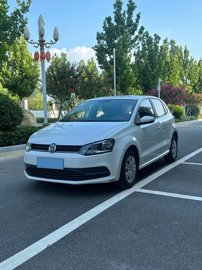 2016 Volkswagen Polo 1.4L 90HP L4 6AT
