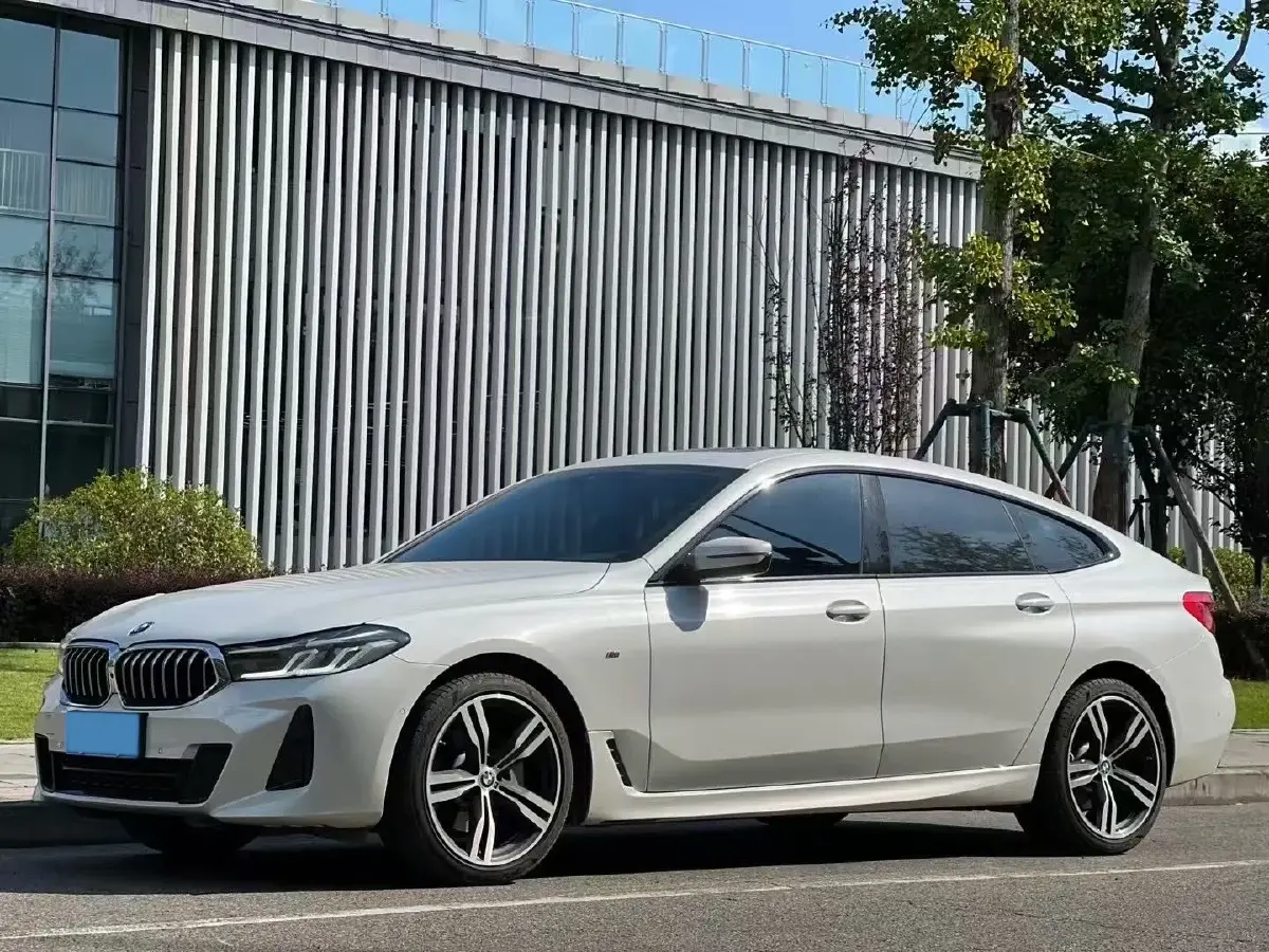 2022 BMW 6 Series GT 2.0T 245HP L4 8AT