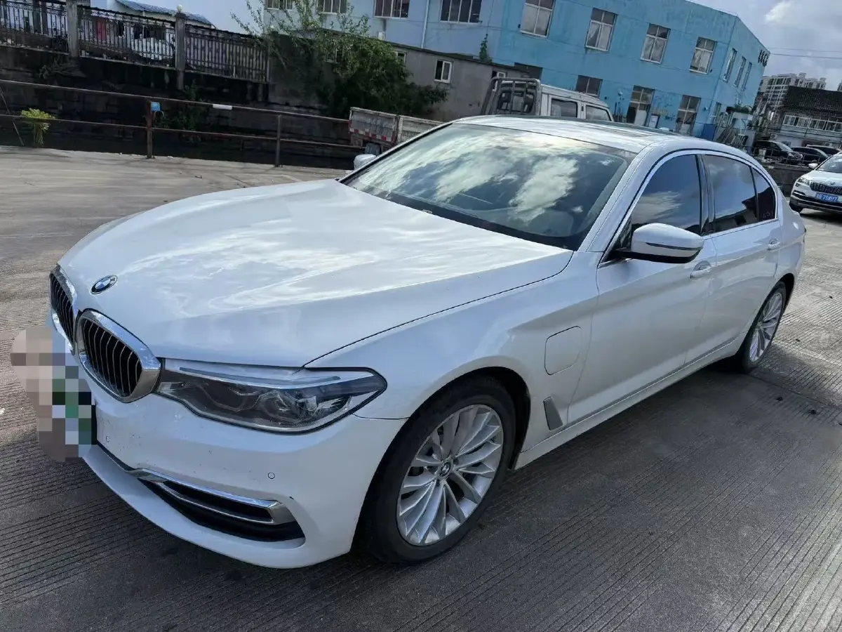 2020 BMW 5 Series 2.0T 184HP L4 8AT PHEV 17.7KWH