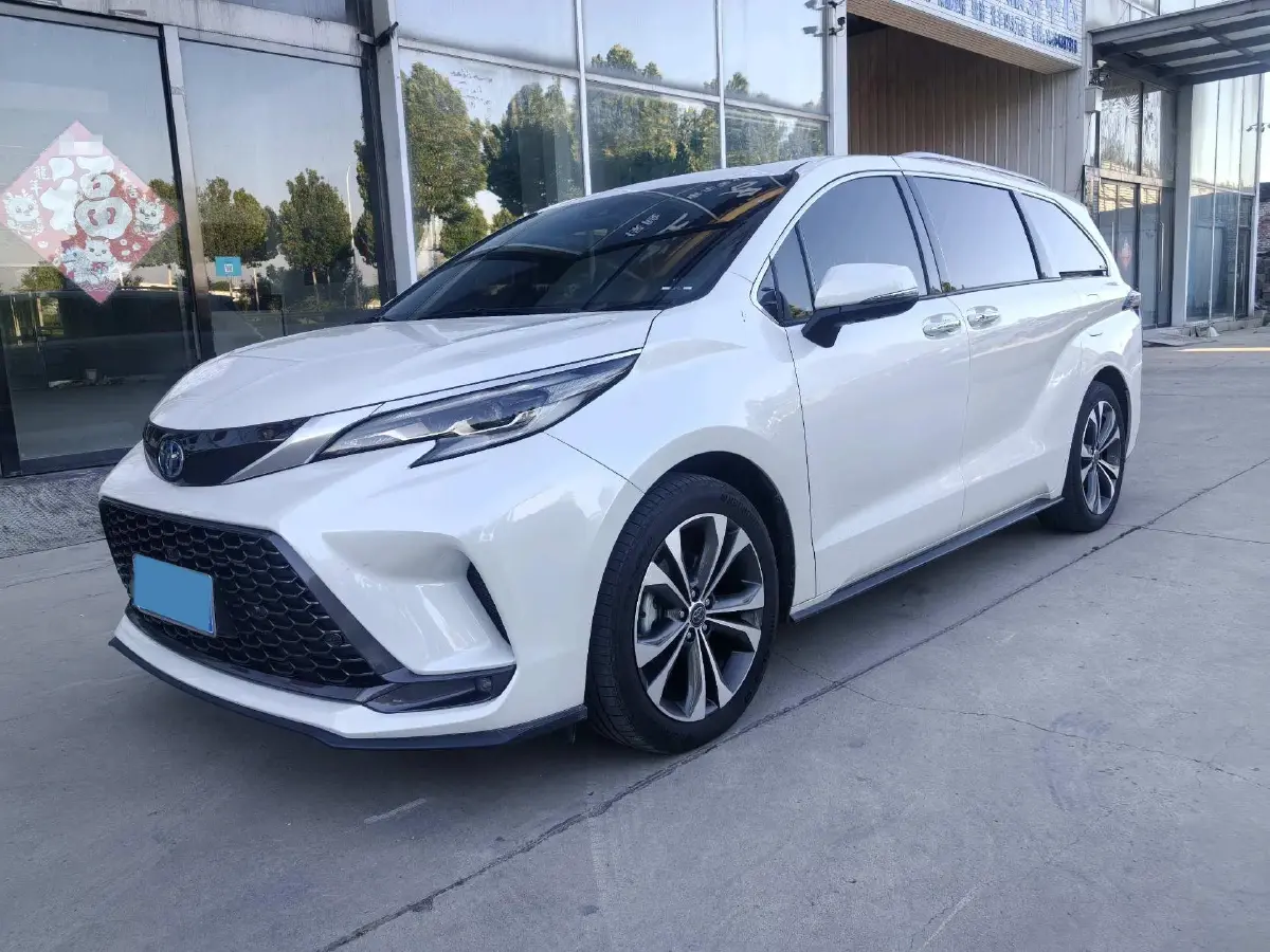 2022 Toyota Granvia 2.5L 192HP L4 E-CVT Hybrid