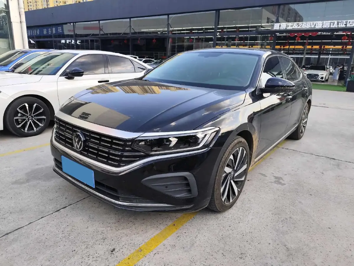 2024 Volkswagen Passat 2.0T 186HP L4 7DCT