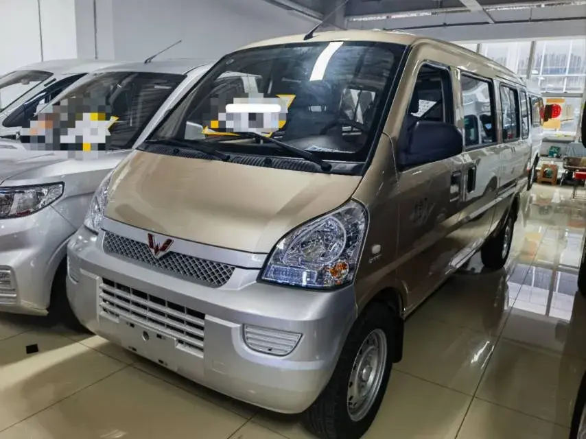 2021 WuLing RongGuang 1.5L 99HP L4 5MT