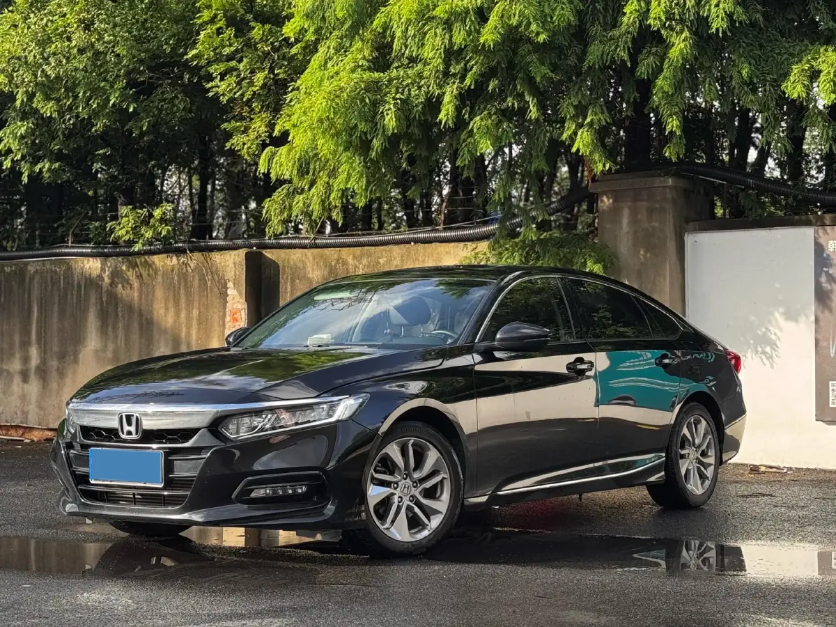 2018 Honda Accord 1.5T 194HP L4 CVT