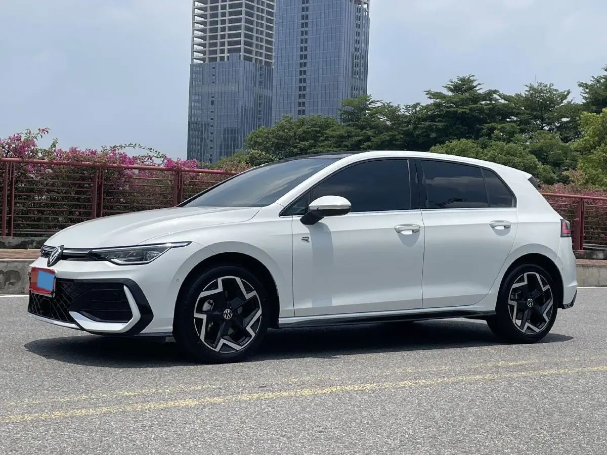 2025 Volkswagen Golf 1.5T 160HP L4 7DCT