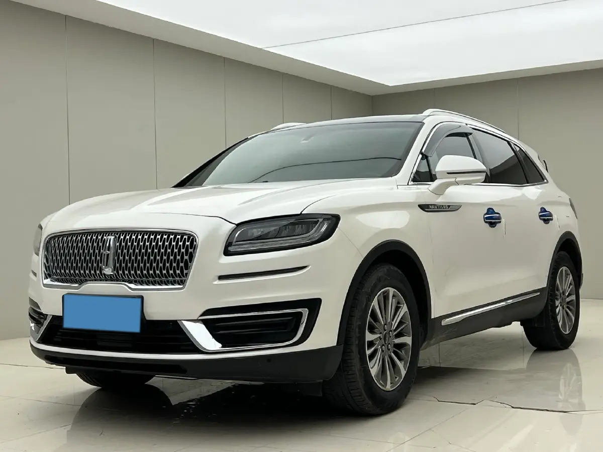 2019 Lincoln Nautilus 2.0T 224HP L4 8AT