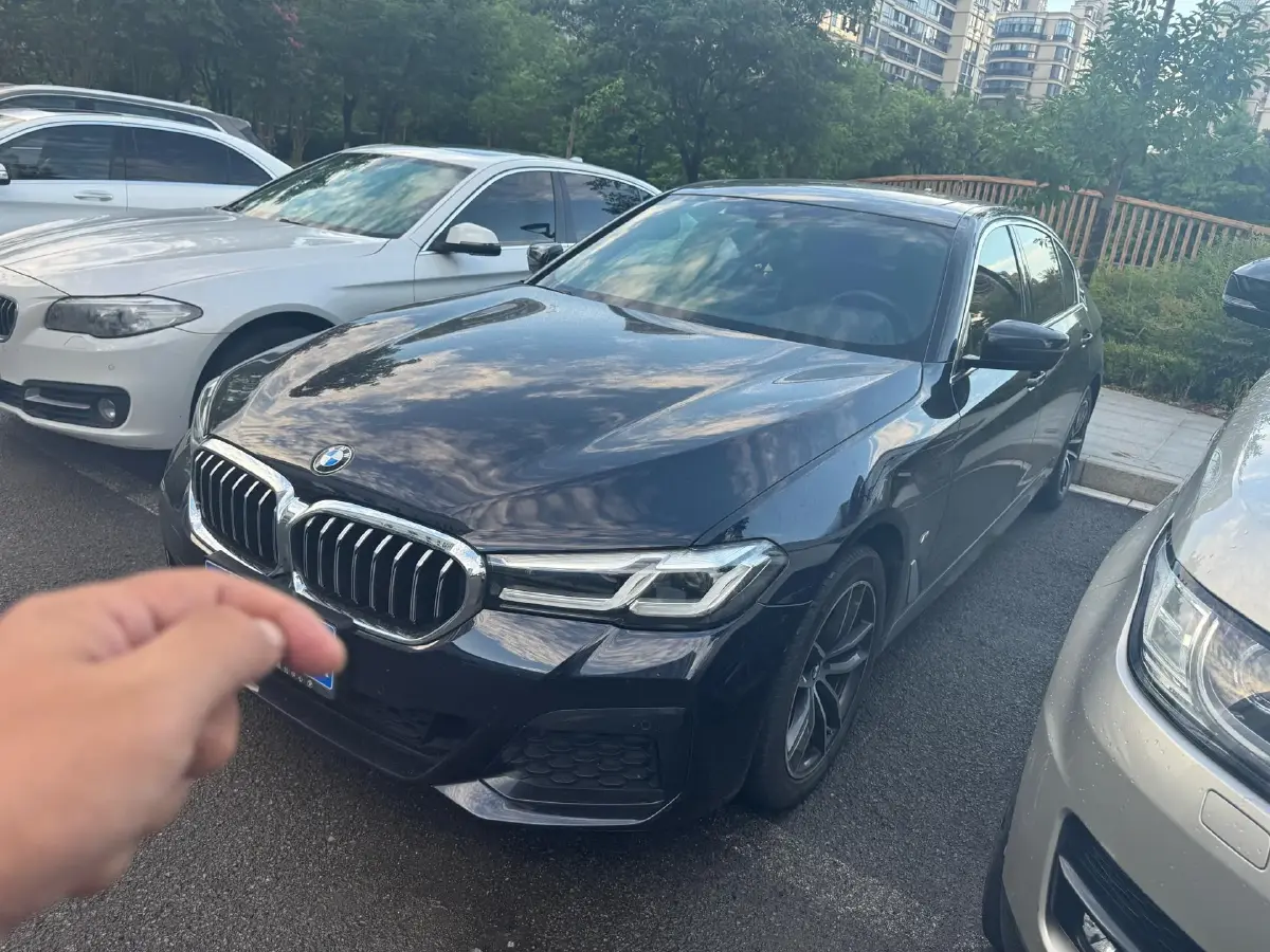 2021 BMW 5 Series 2.0T 184HP L4 8AT