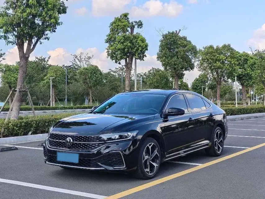 2022 Volkswagen Passat 2.0T 186HP L4 7DCT