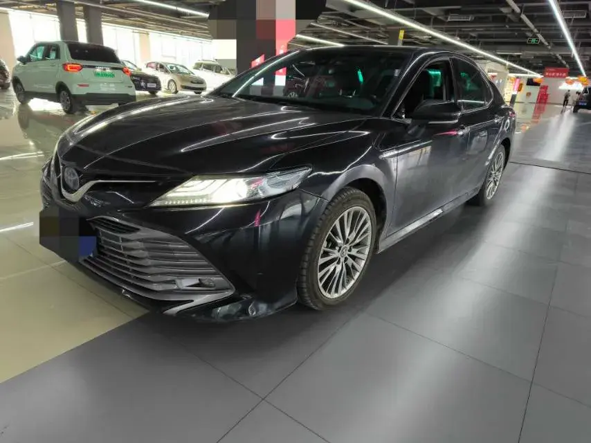 2019 Toyota Camry 2.5L 178HP L4 E-CVT Hybrid