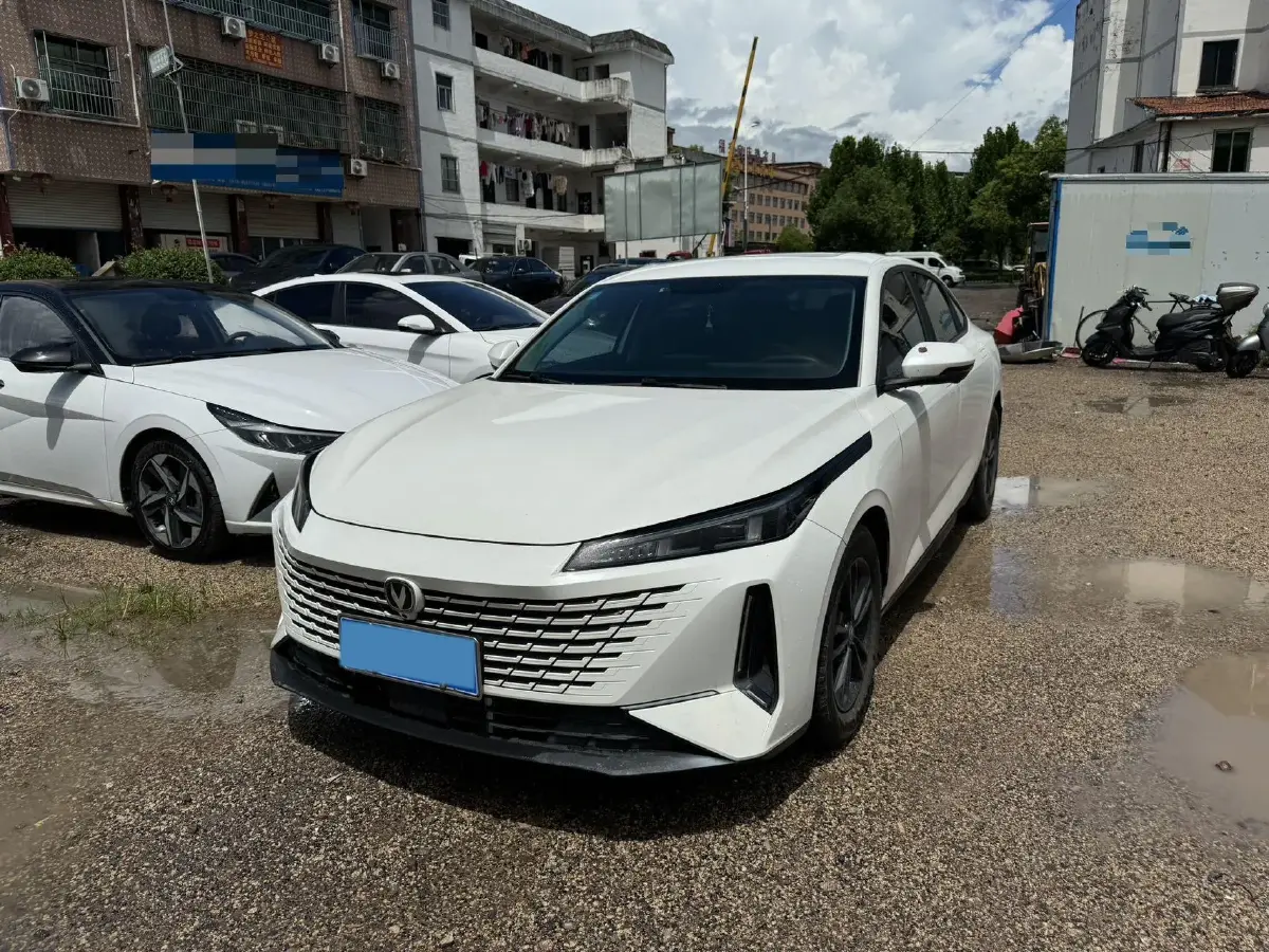 2023 ChangAn Lamore 1.5T 170HP L4 7DCT