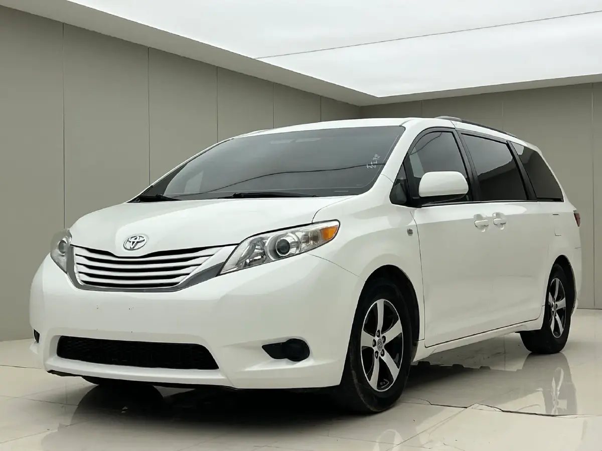 2021 Toyota Sienna 2.5L 192HP L4 E-CVT Hybrid
