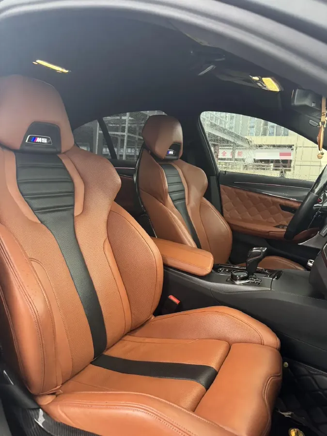 2021 BMW M5 4.4T 600HP V8 8AT,autocango,china used car exporter,china ev exporter,chinese used car exporter,chinese used ev exporter