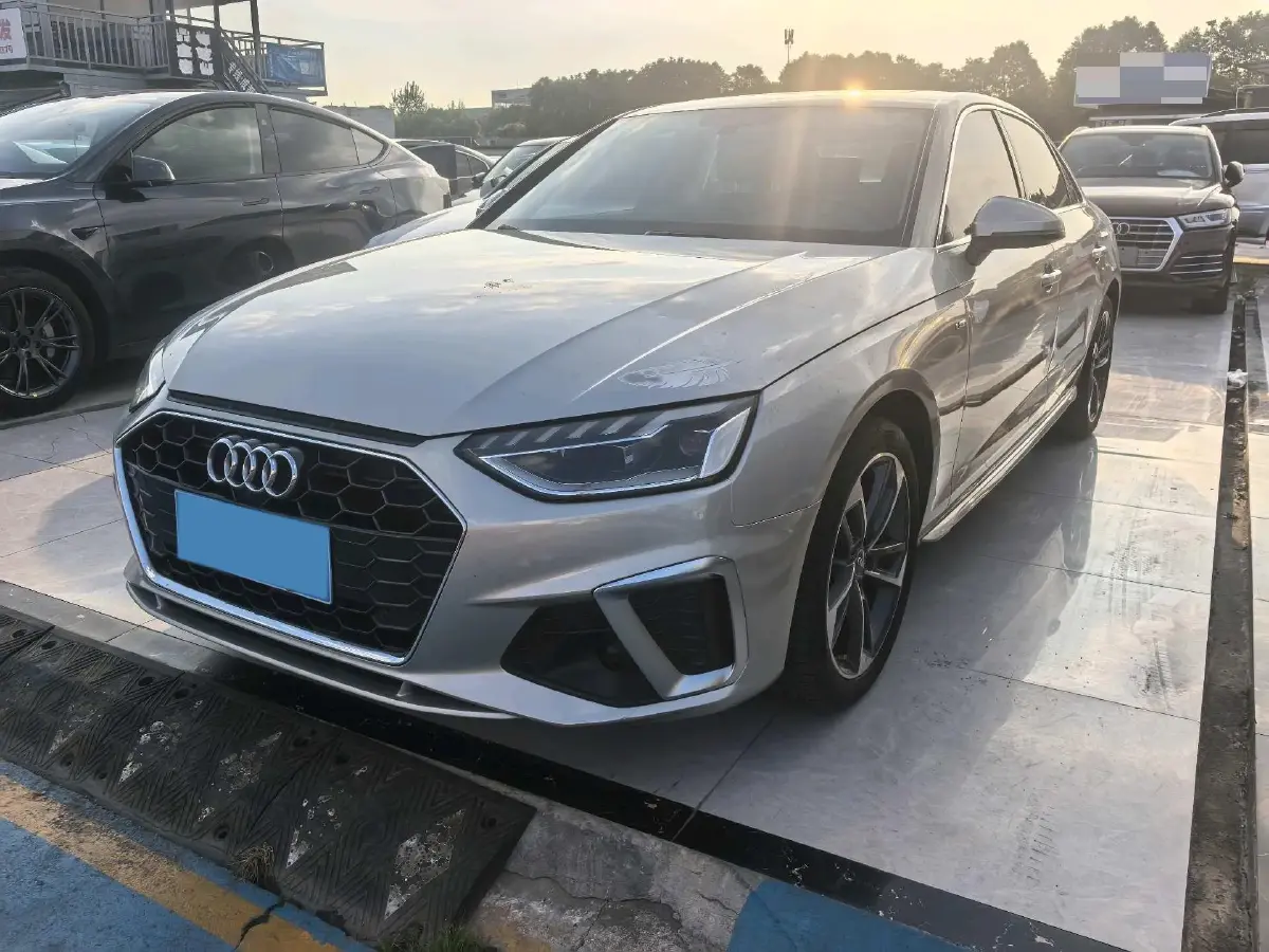 2020 Audi A4L 2.0T 150HP L4 7DCT