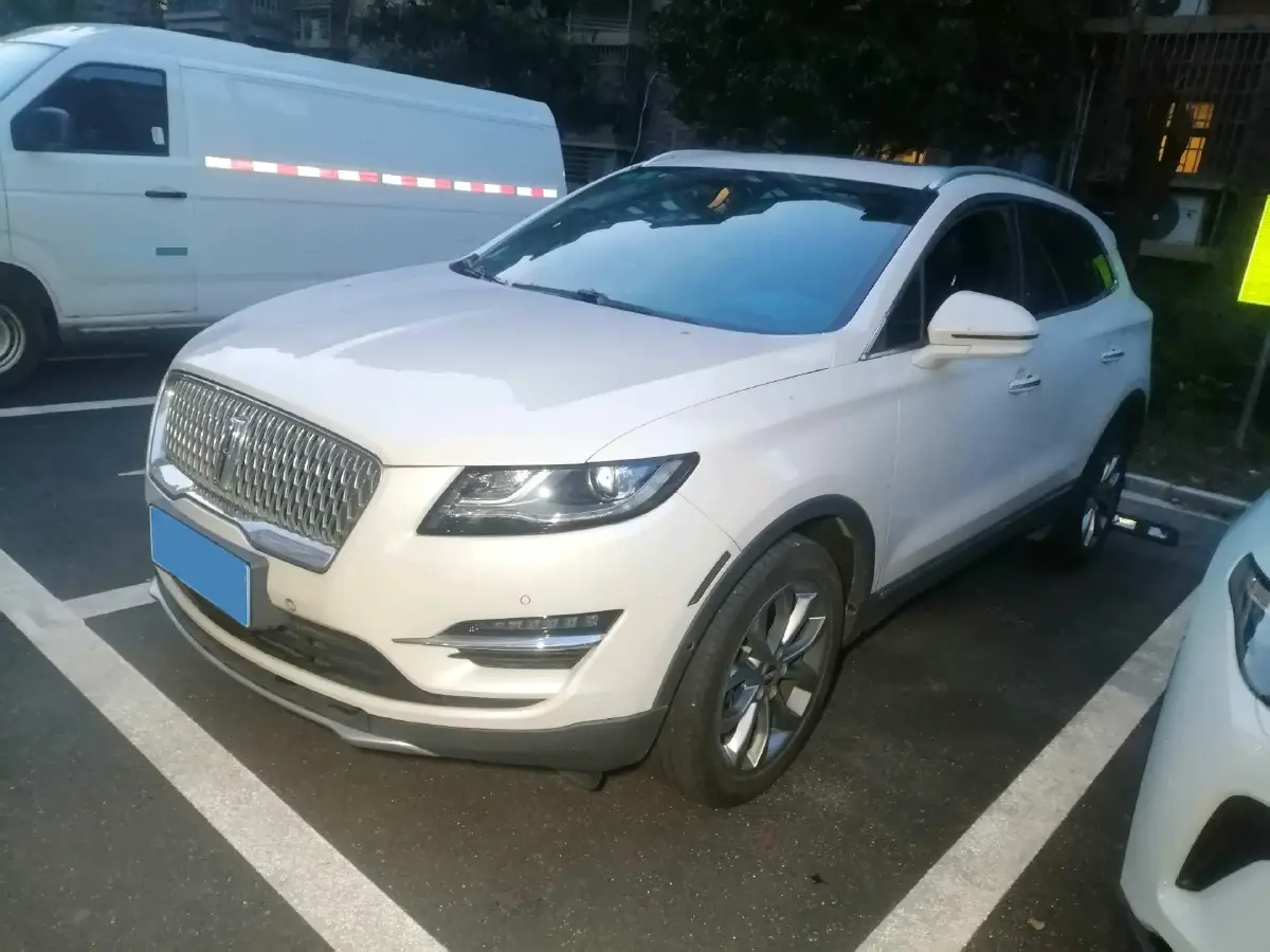 2019 Lincoln MKC 2.0T 253HP L4 6AT