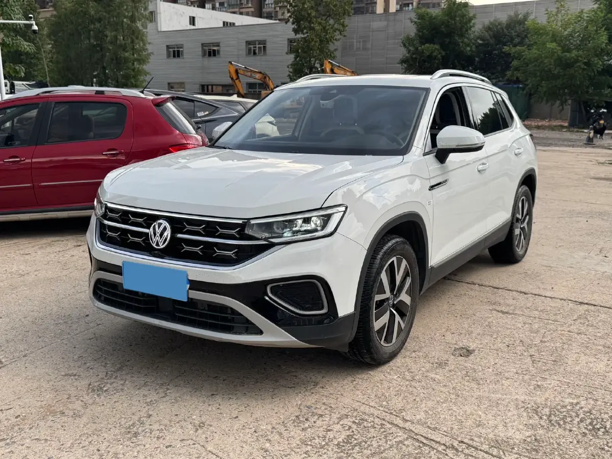 2023 Volkswagen Tayron 2.0T 186HP L4 7DCT