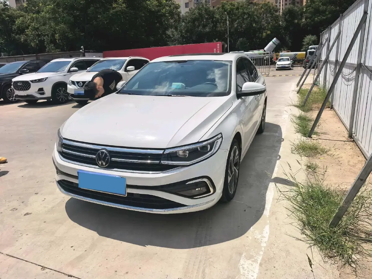 2022 Volkswagen Sagitar 1.2T 116HP L4 5MT