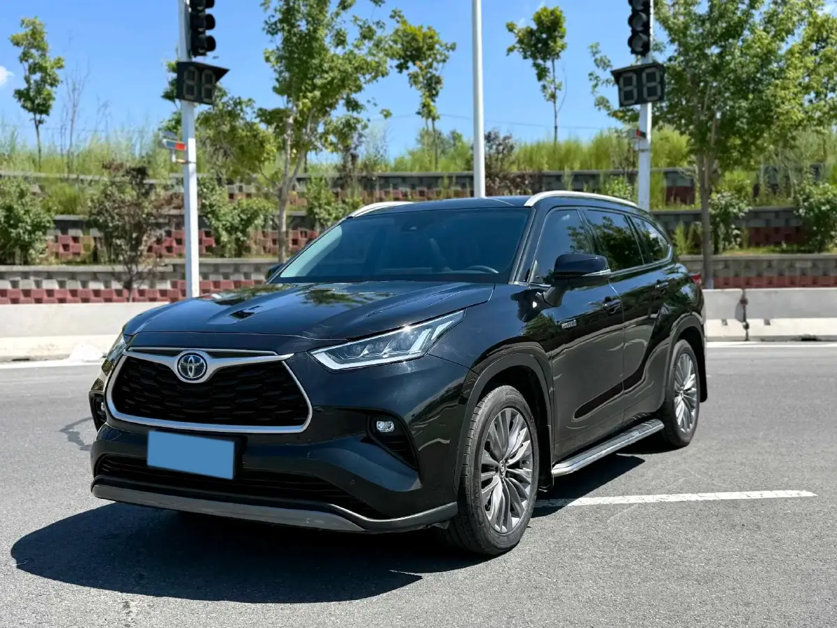 2022 Toyota Highlander 2.5L 192HP L4 E-CVT Hybrid