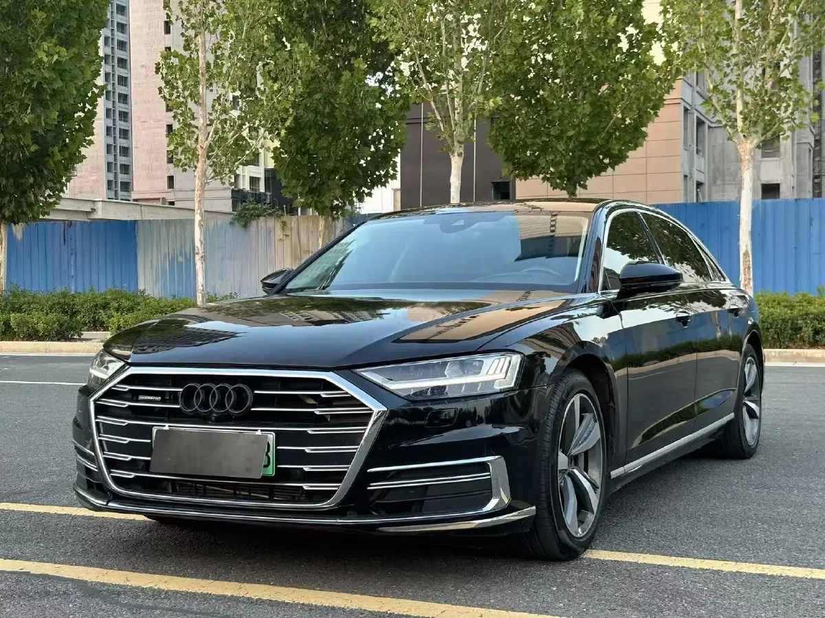2022 Audi A8 3.0T 340HP V6 8AT PHEV 14.1KWH