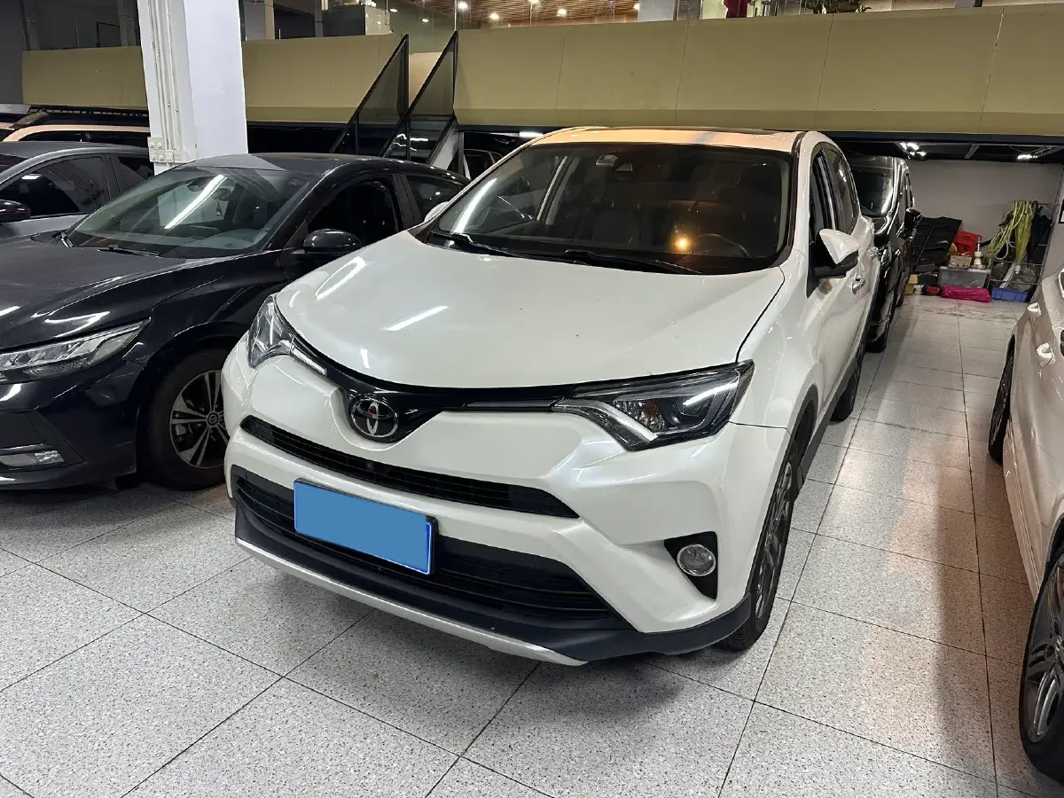2018 Toyota RAV4 2.5L 180HP L4 6AT