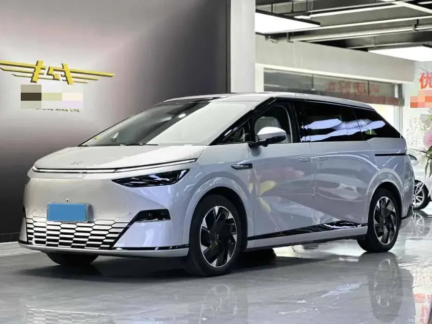 2024 Xpeng X9 BEV 101.5KWH