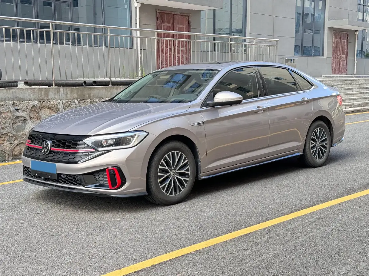 2020 Volkswagen Sagitar 1.2T 116HP L4 5MT