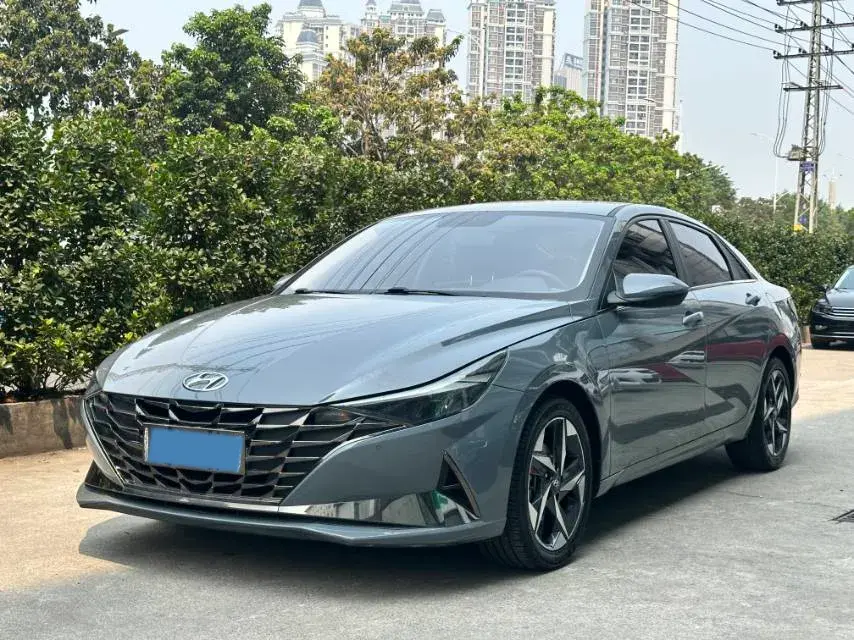 2022 Hyundai Elantra 1.5L 115HP L4 CVT