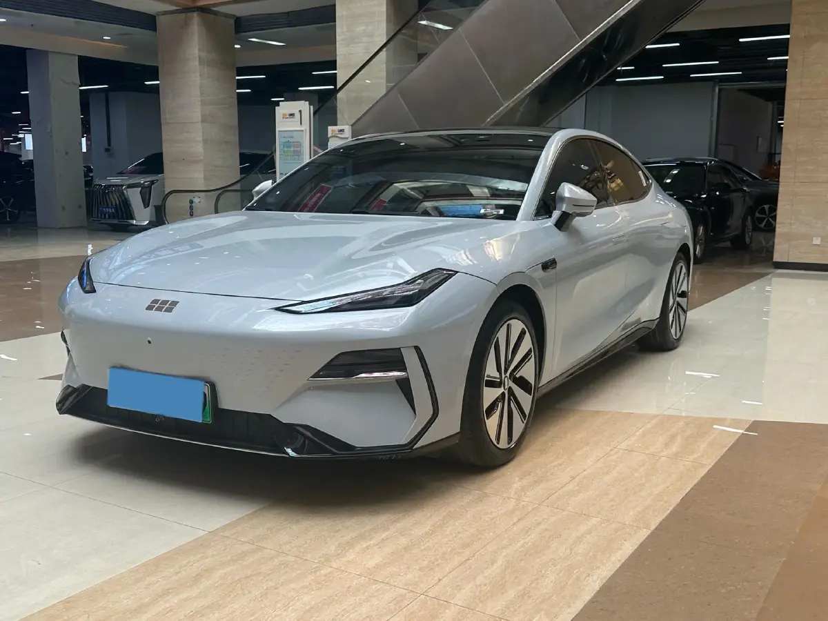 2024 Geely Galaxy E8 BEV 76KWH