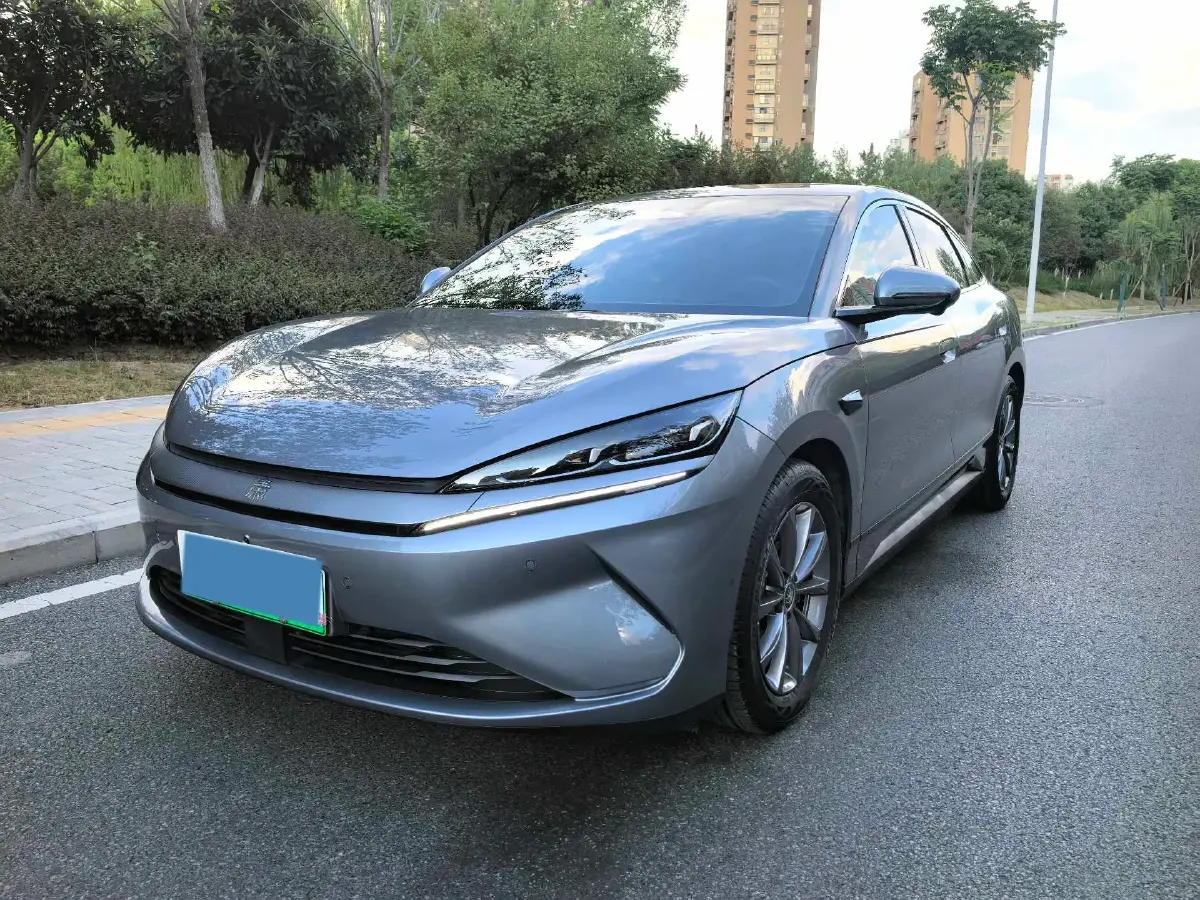 2025 BYD QinL BEV