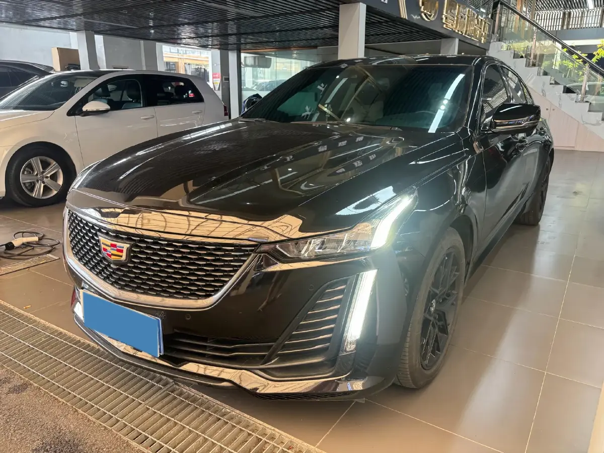 2022 Cadillac CT5 2.0T 237HP L4 10AT