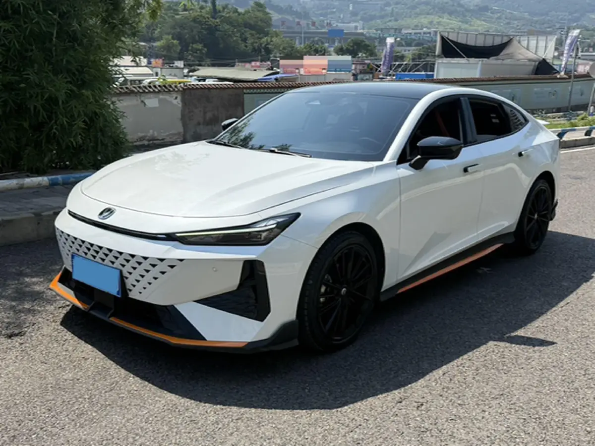 2024 ChangAn UNI-V 1.5T 188HP L4 7DCT