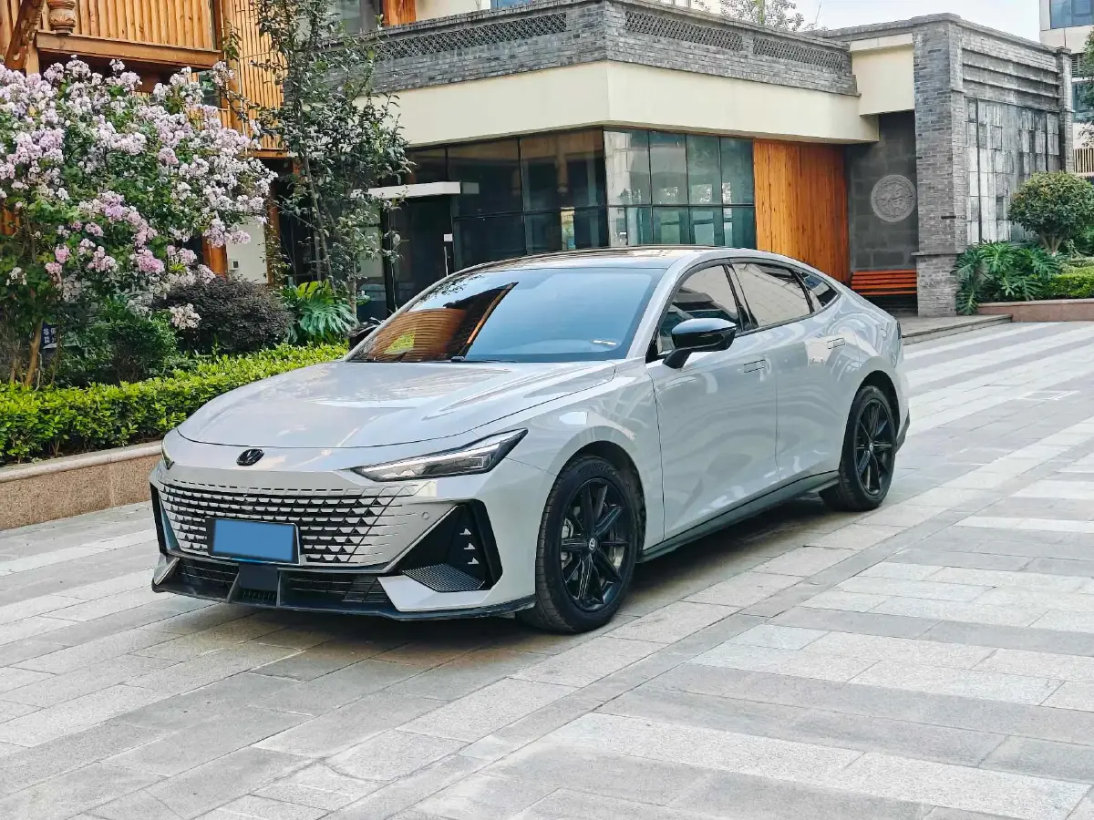 2023 ChangAn UNI-V 1.5T 188HP L4 7DCT