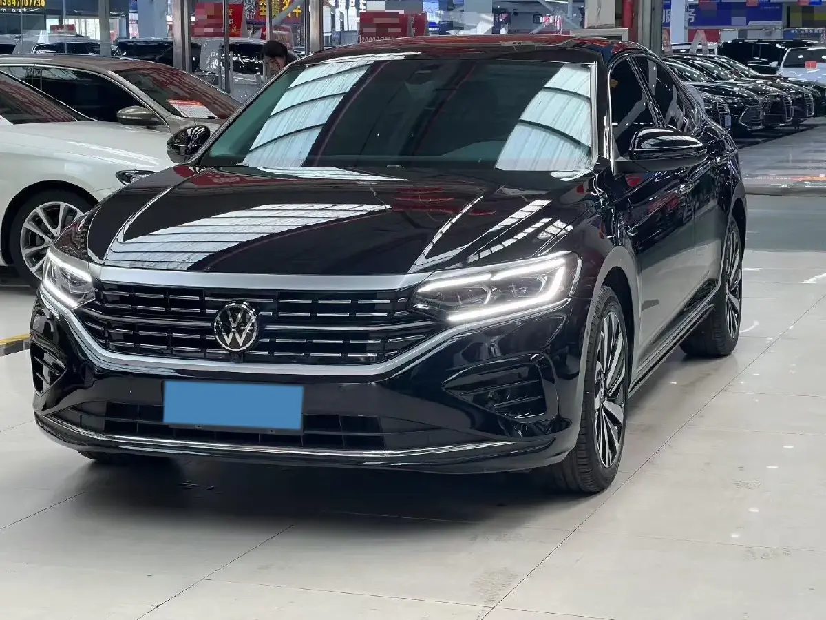 2023 Volkswagen Passat 2.0T 186HP L4 7DCT