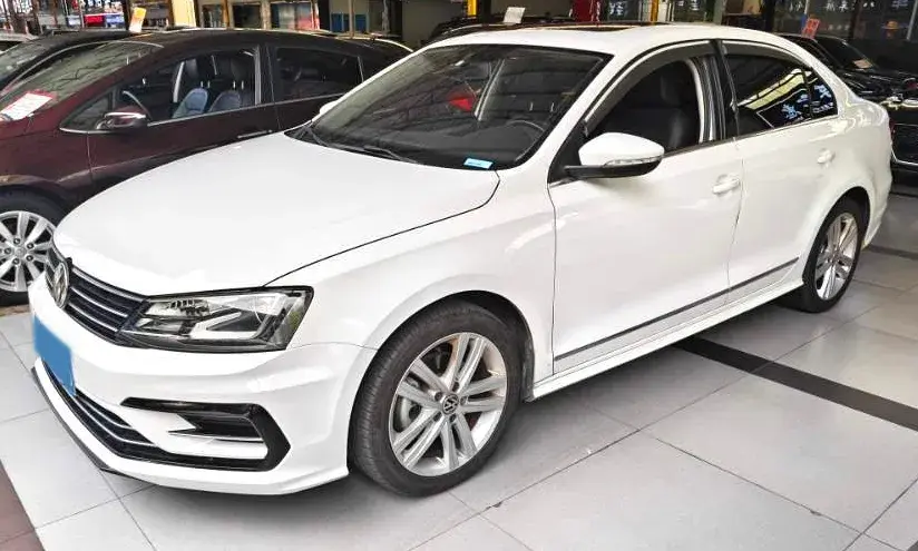 2018 Volkswagen Sagitar 1.4T 150HP L4 7DCT