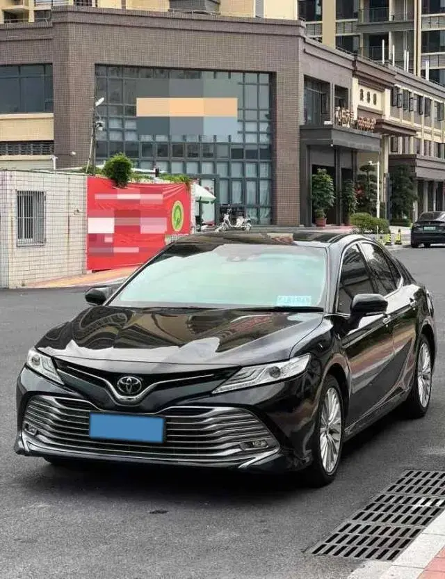 2019 Toyota Camry 2.5L 209HP L4 8AT