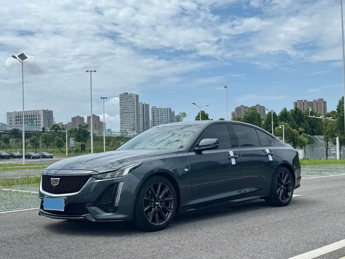 2021 Cadillac CT5 2.0T 237HP L4 10AT