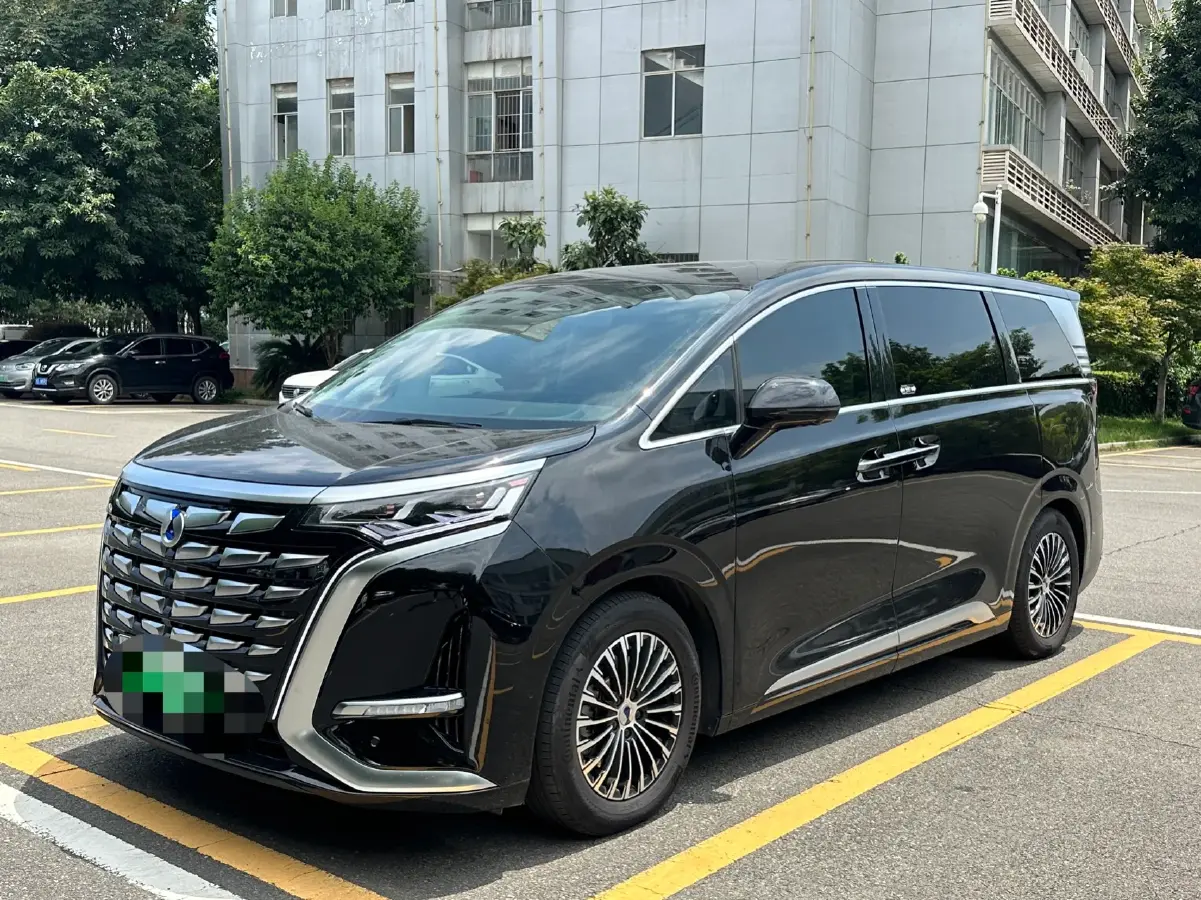 2024 Denza D9 1.5T 139HP L4 E-CVT PHEV 40KWH