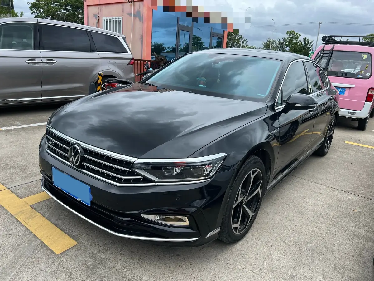 2023 Volkswagen Magotan 2.0T 220HP L4 7DCT