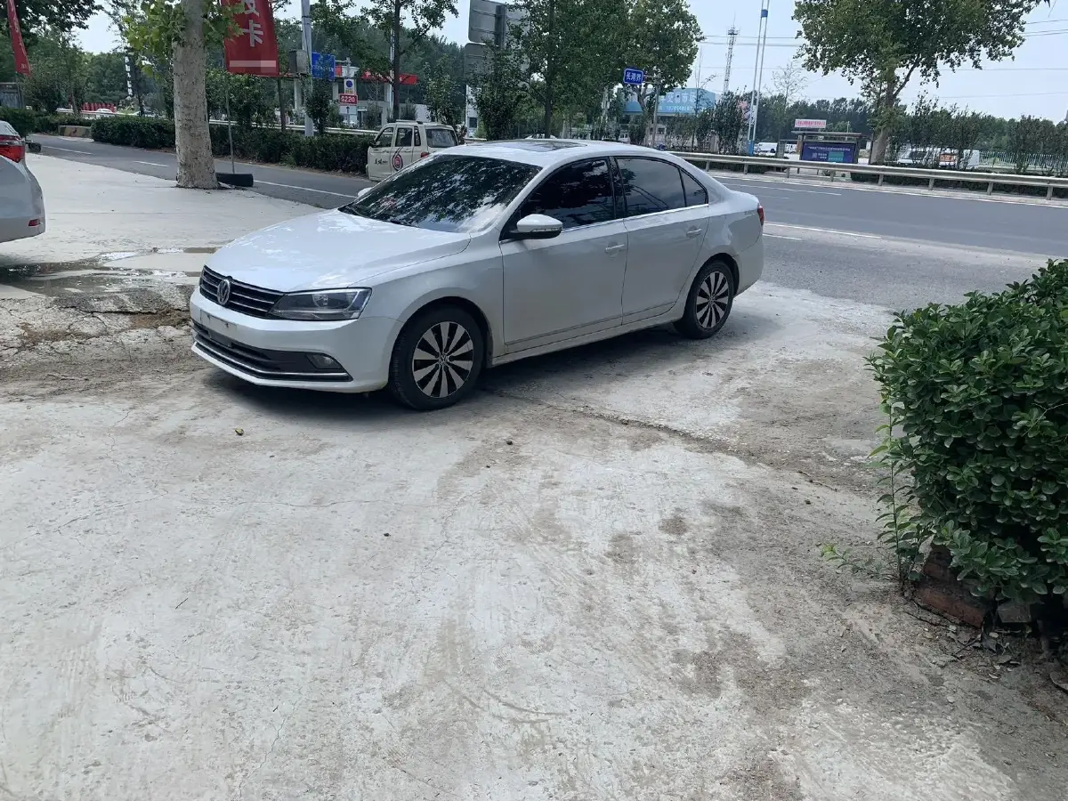 2018 Volkswagen Sagitar 1.4T 150HP L4 7DCT