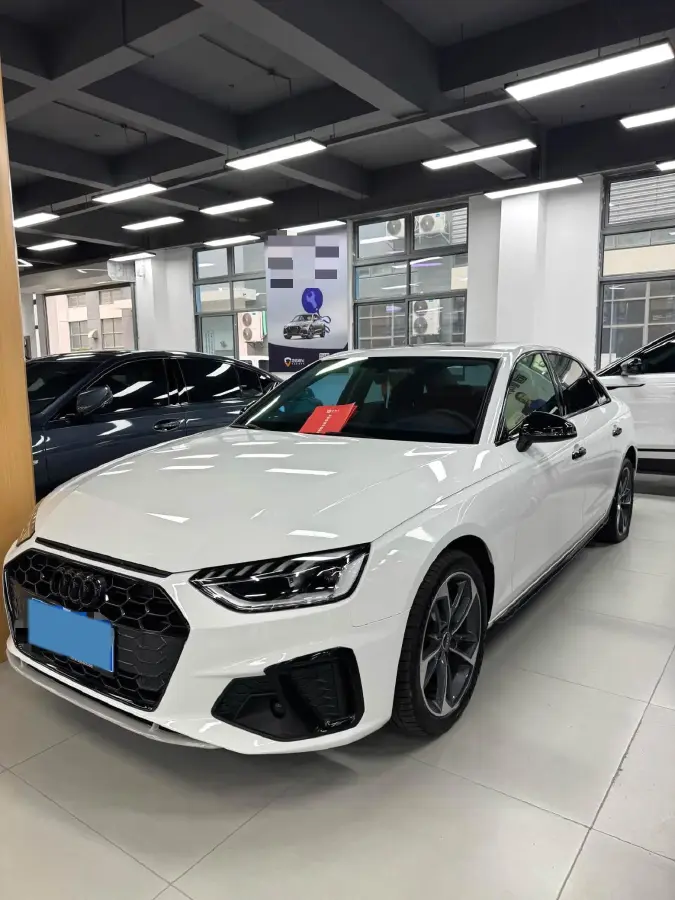 2023 Audi A4L 2.0T 190HP L4 7DCT
