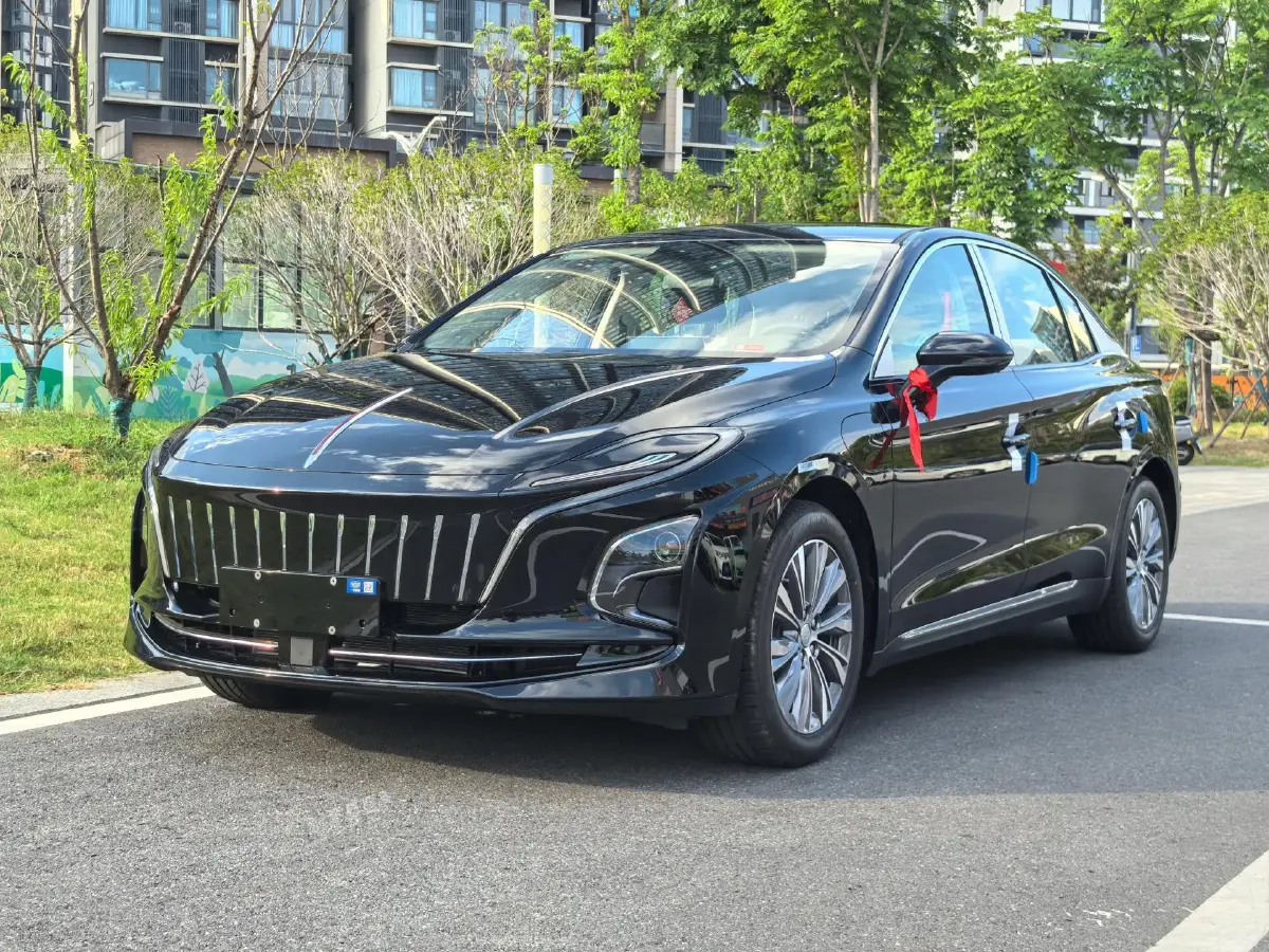 2024 HongQi E-QM5 BEV 60KWH