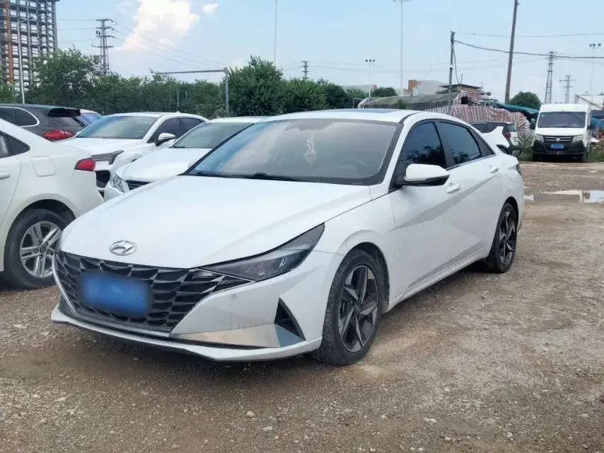 2022 Hyundai Elantra 1.5L 115HP L4 CVT